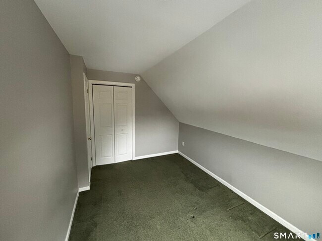 Building Photo - 72 Ingham Hill Rd