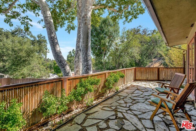 Building Photo - 15511 Woodcrest Dr