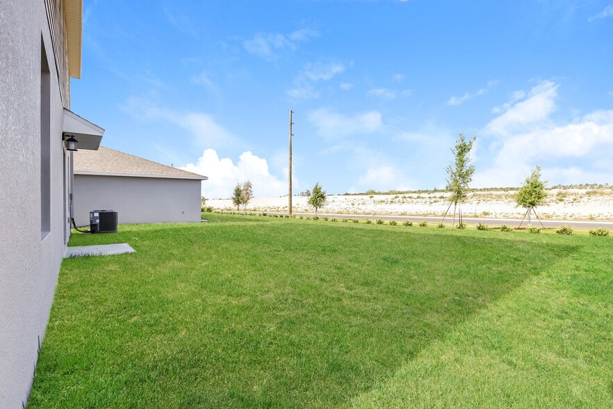 Building Photo - 2478 McKinley Dr