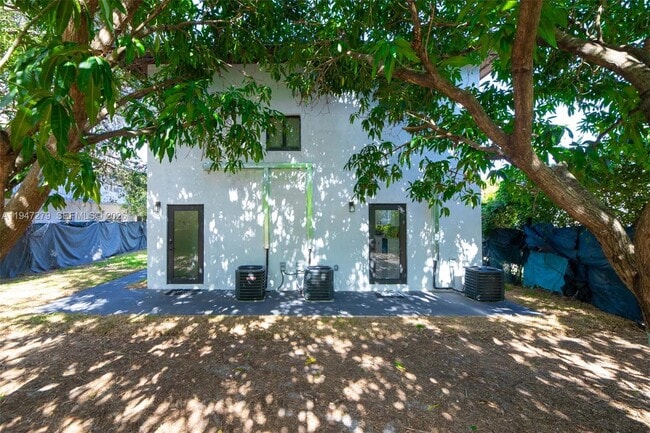 Building Photo - 742 NW 70th St