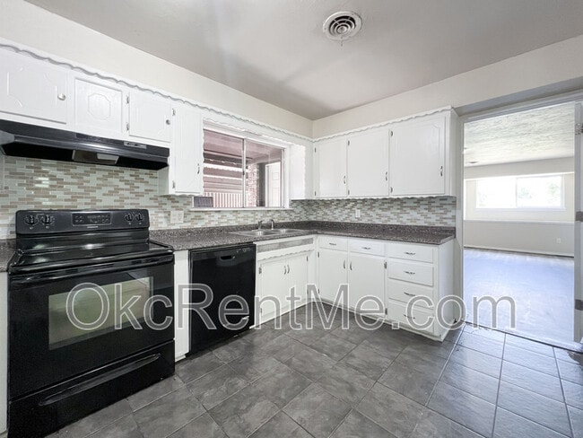 Building Photo - 2400 SW 63rd St