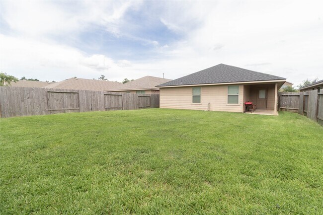 Building Photo - 24423 Raindrop Poppy Dr