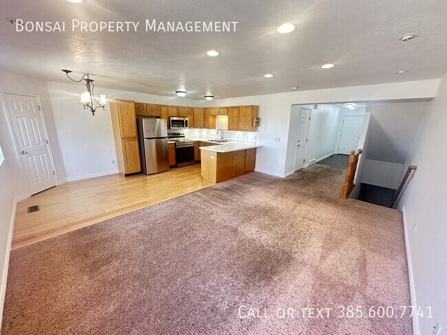Building Photo - 1247 N Bridalwood Loop
