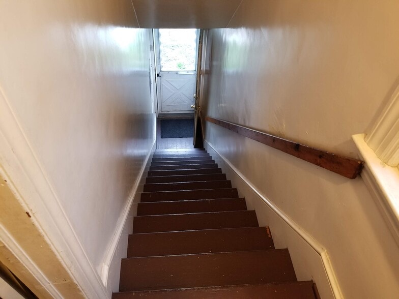 Building Photo - 982 Wayne Ave