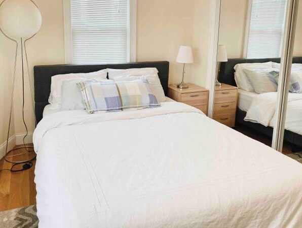 Building Photo - 9 Bradbury St