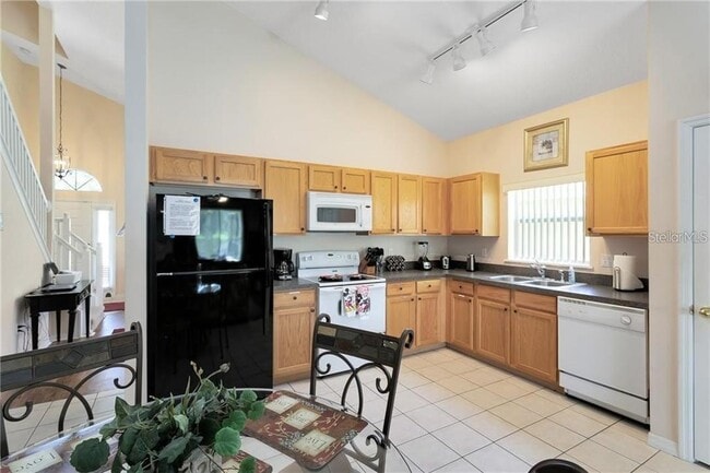 Building Photo - 250 Sandy Ridge Dr