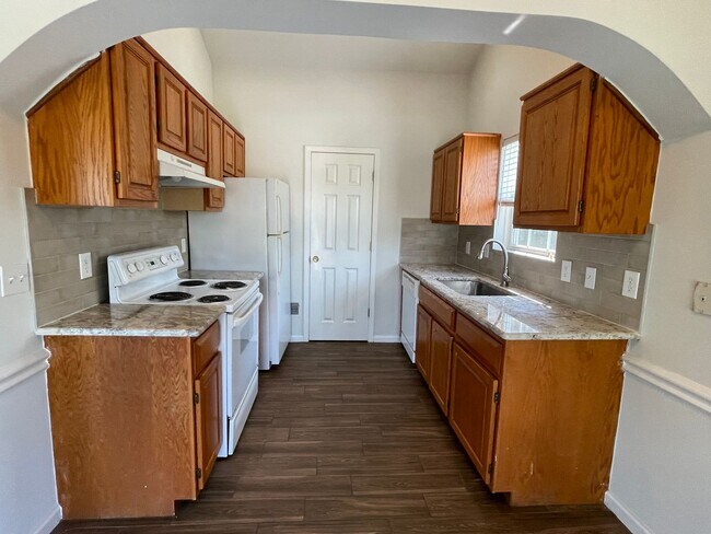 Building Photo - 8170 W Annsbury Cir