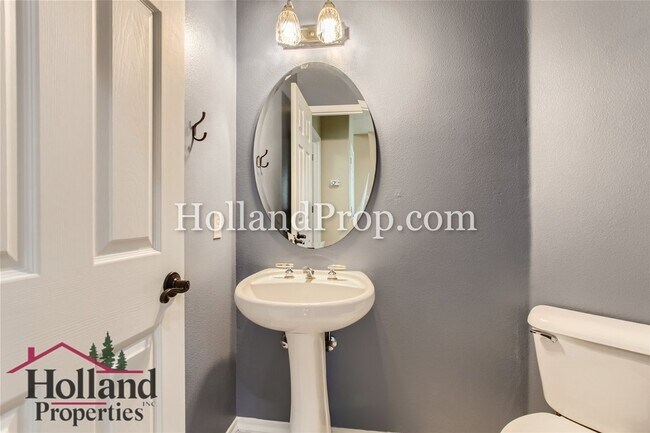 Building Photo - Beautiful 3-Bedroom Home with Dual Living Spaces & Private Backyard