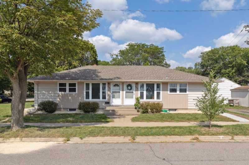 Primary Photo - 2104-2106 E 58th St
