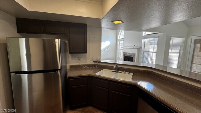 Building Photo - 317 Warmside Dr