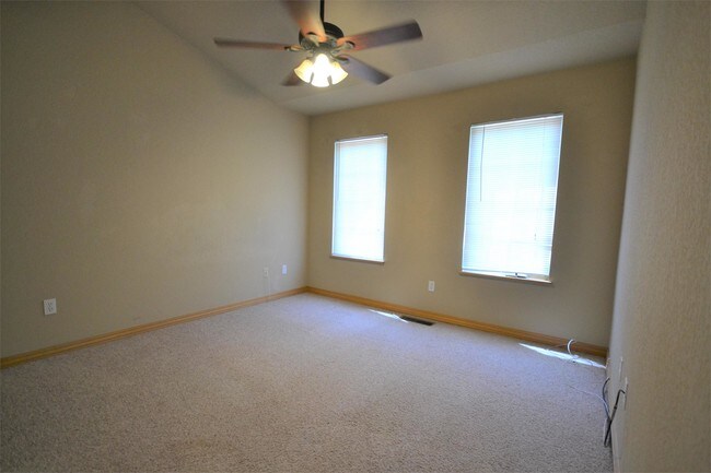 Building Photo - 2848 W Redstone Dr