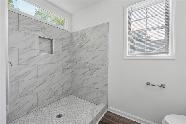 Building Photo - 3758 Westchase Dr