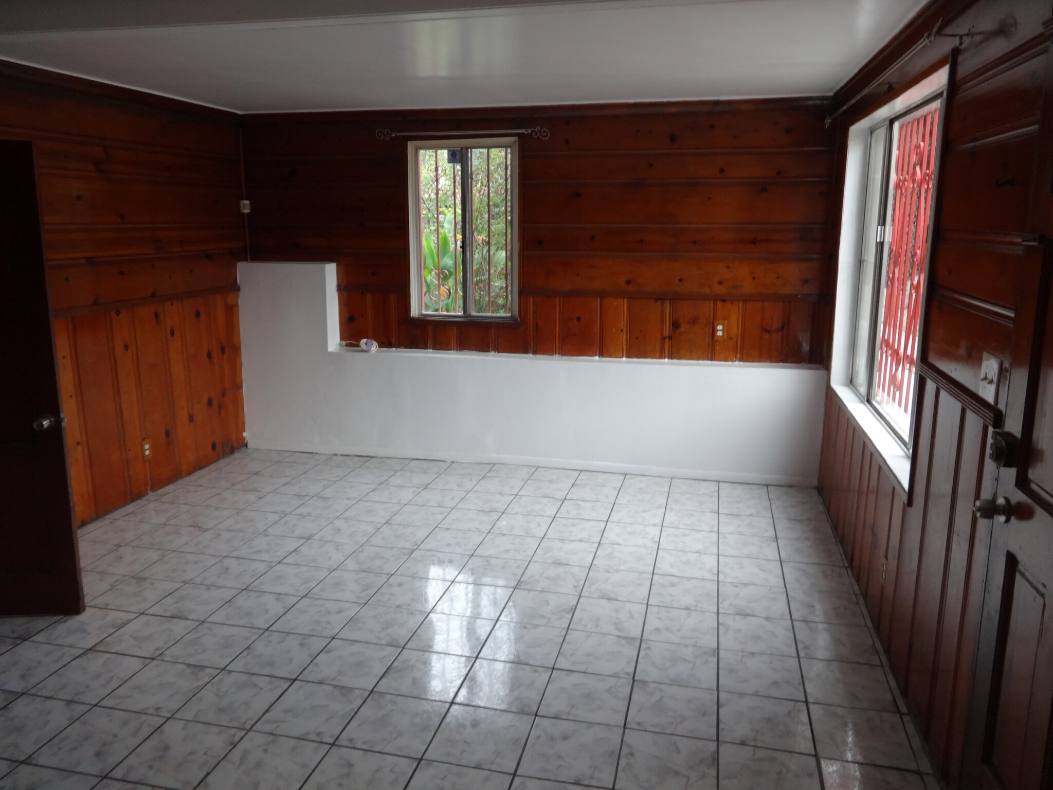 Living room - 1972 Avalon St