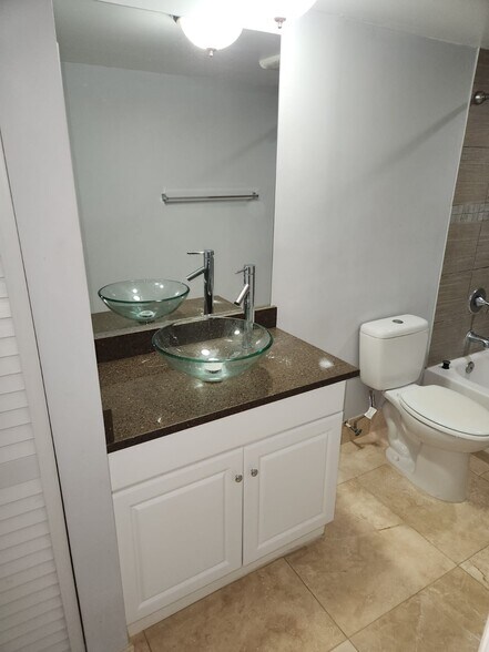 Building Photo - 2384 Waterside Dr