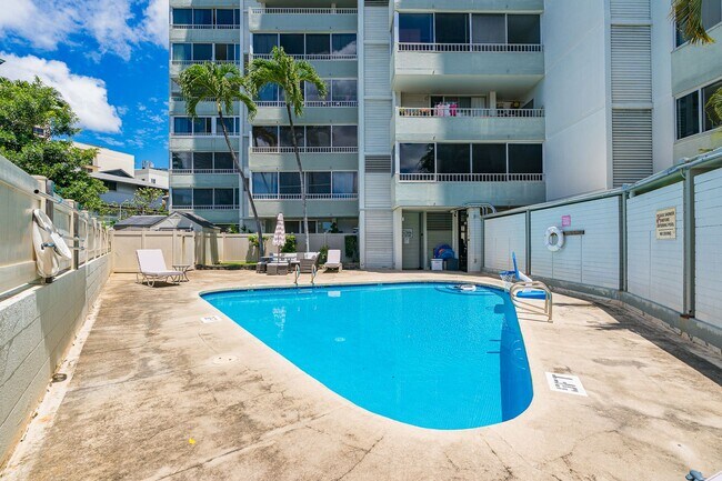 Building Photo - The Barclay 2bd/2ba/1pkg