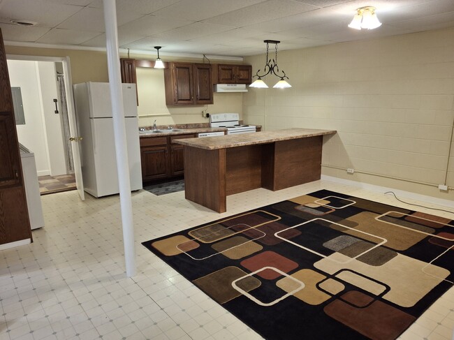 Building Photo - 1202 1st Ave