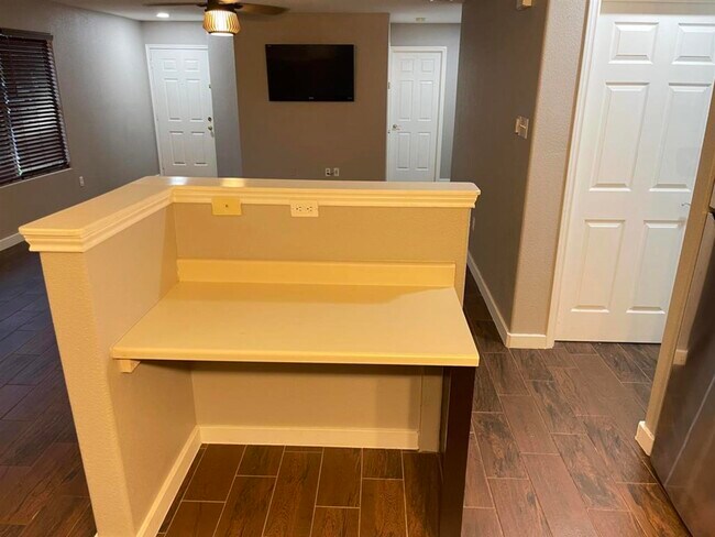 Building Photo - 101 Jacales Court