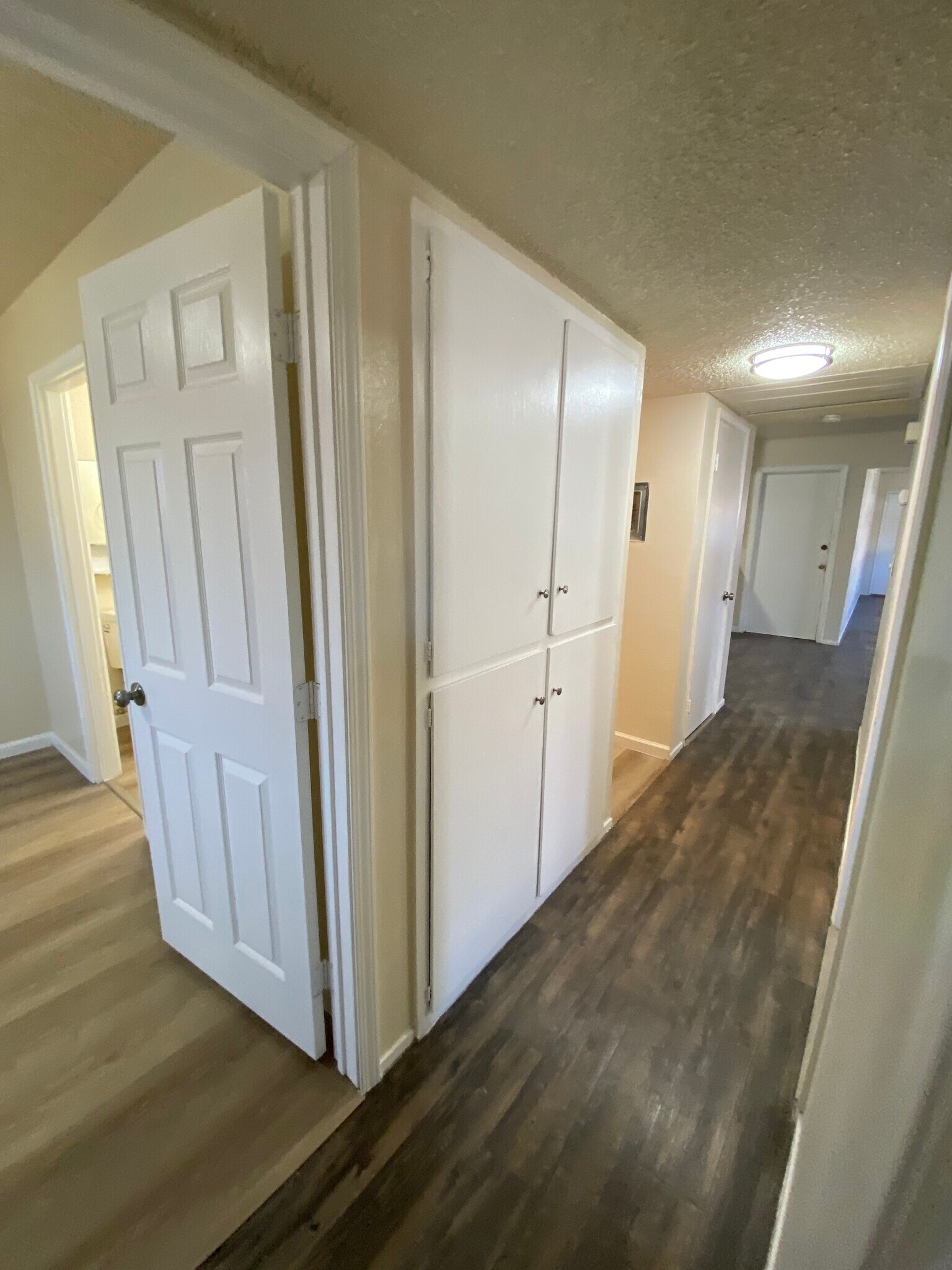 Building Photo - 2713 El Caprice Dr