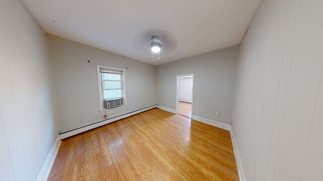 Building Photo - Winter Hill freshly renovated two bedroom ...