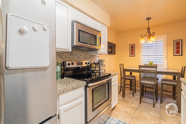 Building Photo - 1401 Oden St