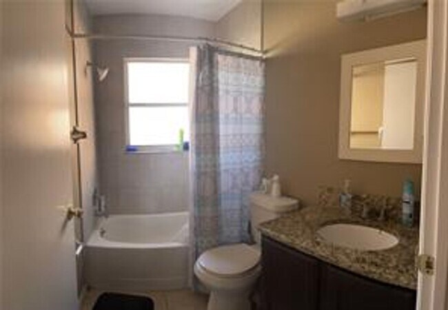 Building Photo - 751 Country Woods Cir