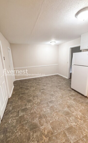Building Photo - 309 Nye Dr