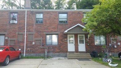Building Photo - 273 Oak Dr