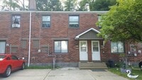 Building Photo - 273 Oak Dr