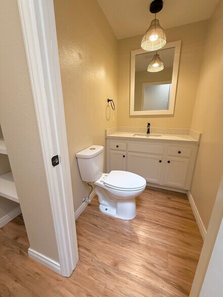 Building Photo - 709 Bozanich Cir