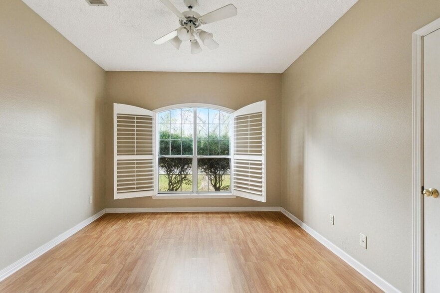 Building Photo - 308 Willowdale Blvd