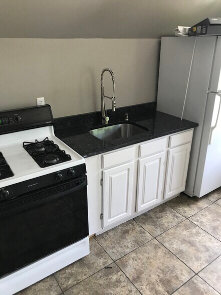 Building Photo - 57 Park Ave