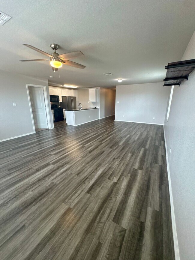 Building Photo - AVAILABLE IN BULVERDE!  In Hidden Trails S...