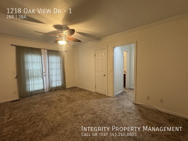 Building Photo - 1218 Oak View Dr