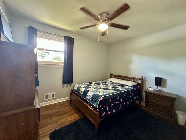 Building Photo - 8120 Halprin Dr
