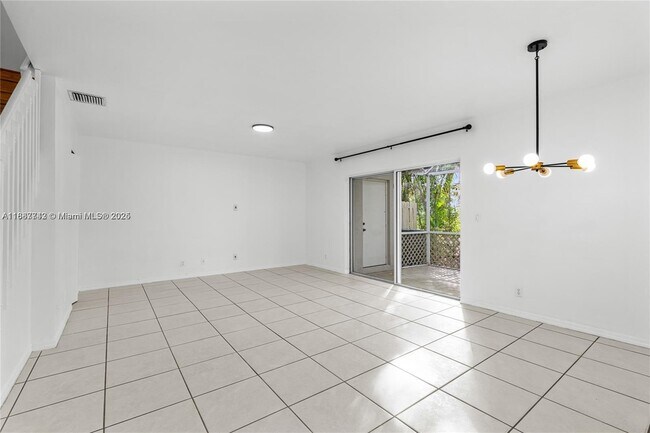 Building Photo - 1162 SW 44th Ave