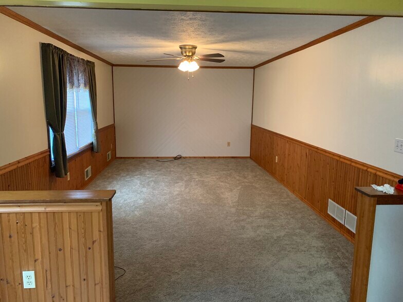 Building Photo - 160 Brandy Brook Ln