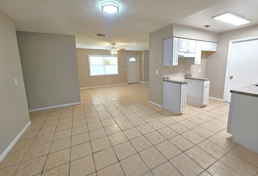 Building Photo - 6301 Breezewood St