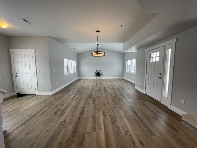 Building Photo - Practically New 3 Bedroom with Mountain Views!