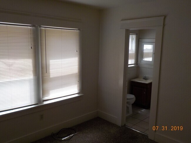 Building Photo - 1220 G St