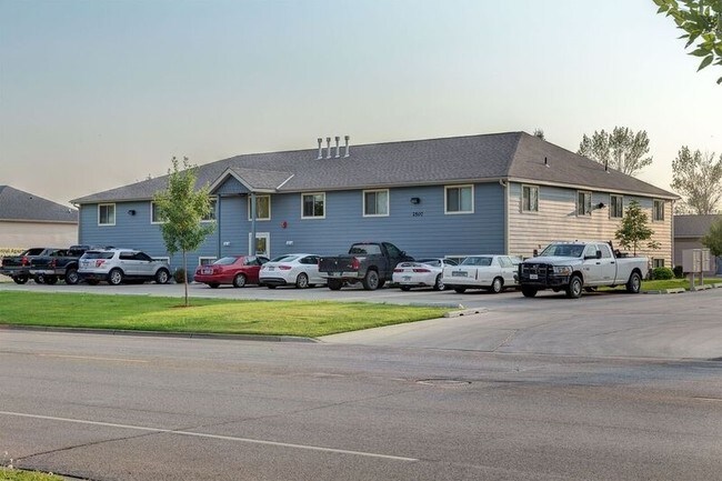 Primary Photo - Noonmark Apartments