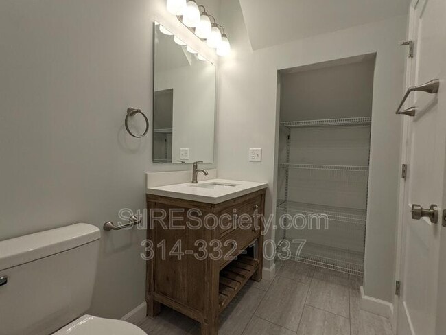 Building Photo - 2206 Blendon Pl