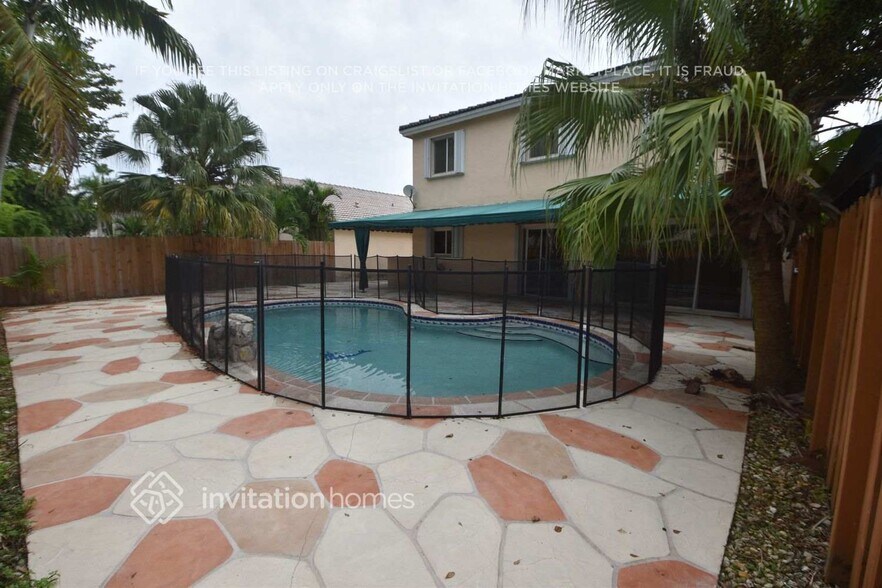 Building Photo - 14318 SW 154th Pl