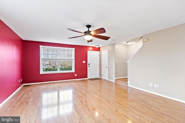 Building Photo - 520 Buckstone Garth