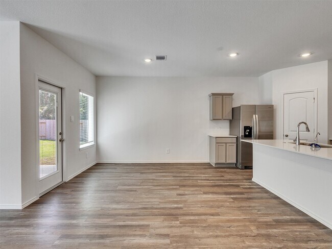 Building Photo - 24863 Springbluff Vly