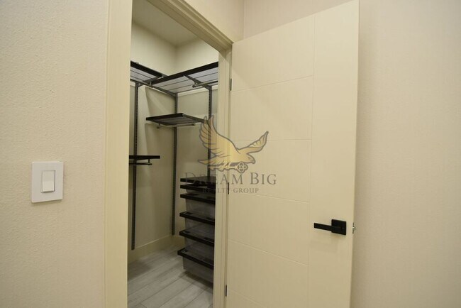 Building Photo - 8000 W Badura Ave