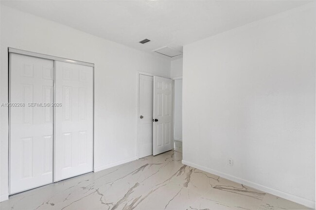 Building Photo - 988 NW 10th St