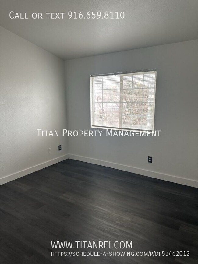 Building Photo - 3736 Astoria St