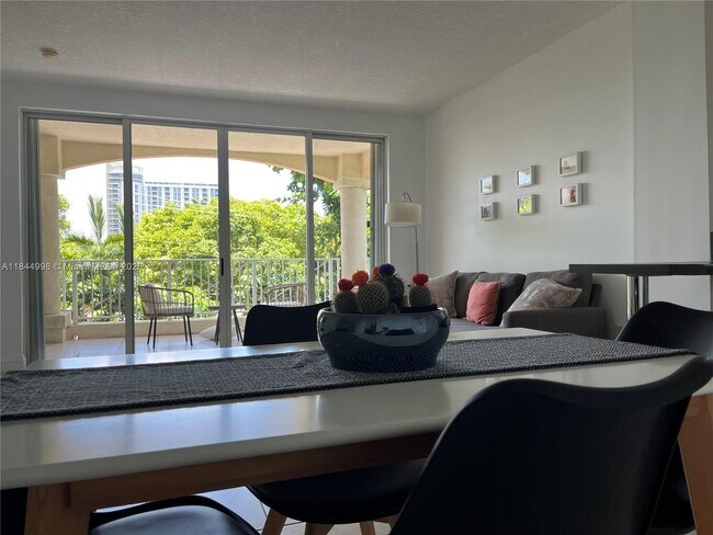 Building Photo - 1824 Brickell Ave