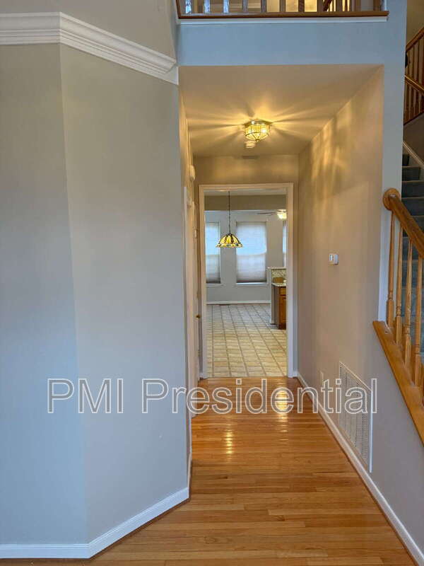 Building Photo - 8008 Moss Gate Ct