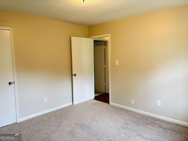 Building Photo - 42 Westgate Park Ln